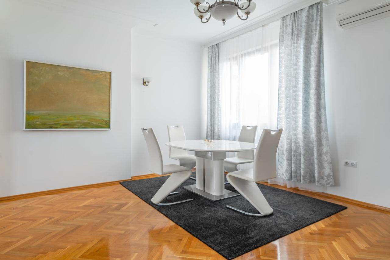 Vitosha Str 2Bd White & Blue Apt By Flat Mаnager Sofia Exteriör bild