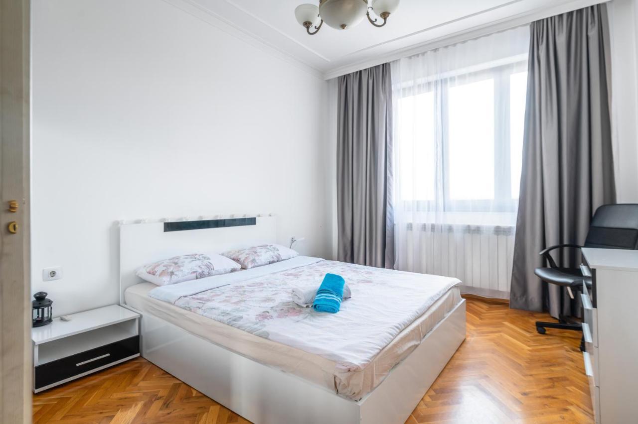 Vitosha Str 2Bd White & Blue Apt By Flat Mаnager Sofia Exteriör bild