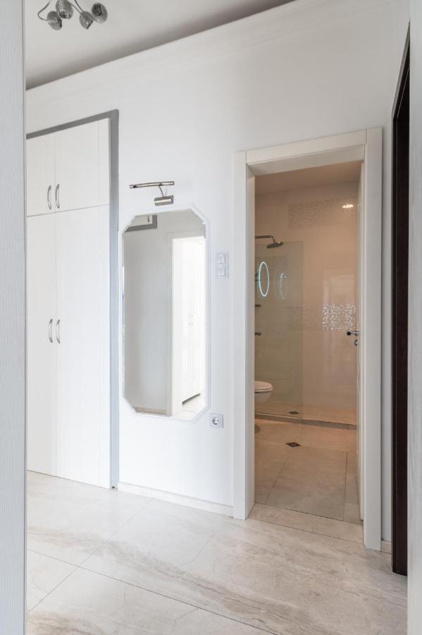 Vitosha Str 2Bd White & Blue Apt By Flat Mаnager Sofia Exteriör bild